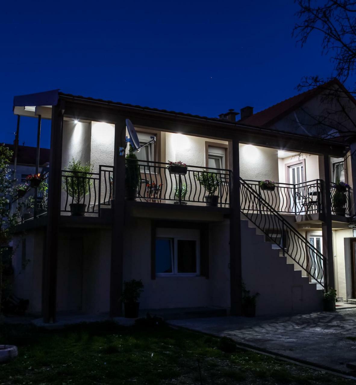Studio Kaca Cetinje Exterior photo